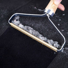 Load image into Gallery viewer, Lint-Up Brush
